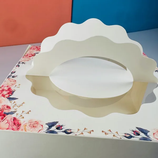 Cakebox blanc décoré avec fenêtre et manche 20x20x10cm – Image 5