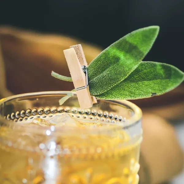 Mini pinces à cocktails en bois – Image 2