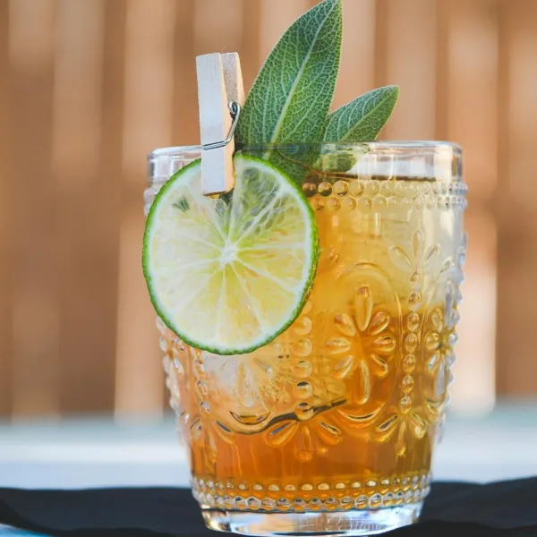 Mini pinces à cocktails en bois – Image 3