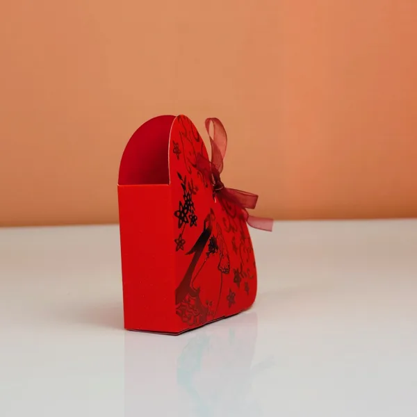 Boîtes à dragées forme coeur rouge avec ficelle – Image 3