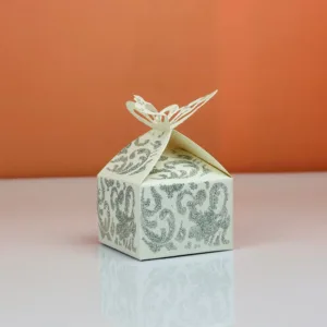 Boîtes à dragées bout papillon blanc pailleté argent