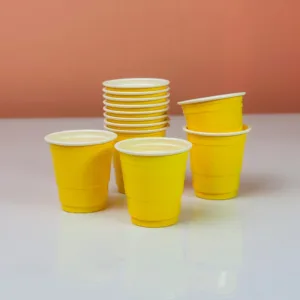 Verres à shots couleur jaune
